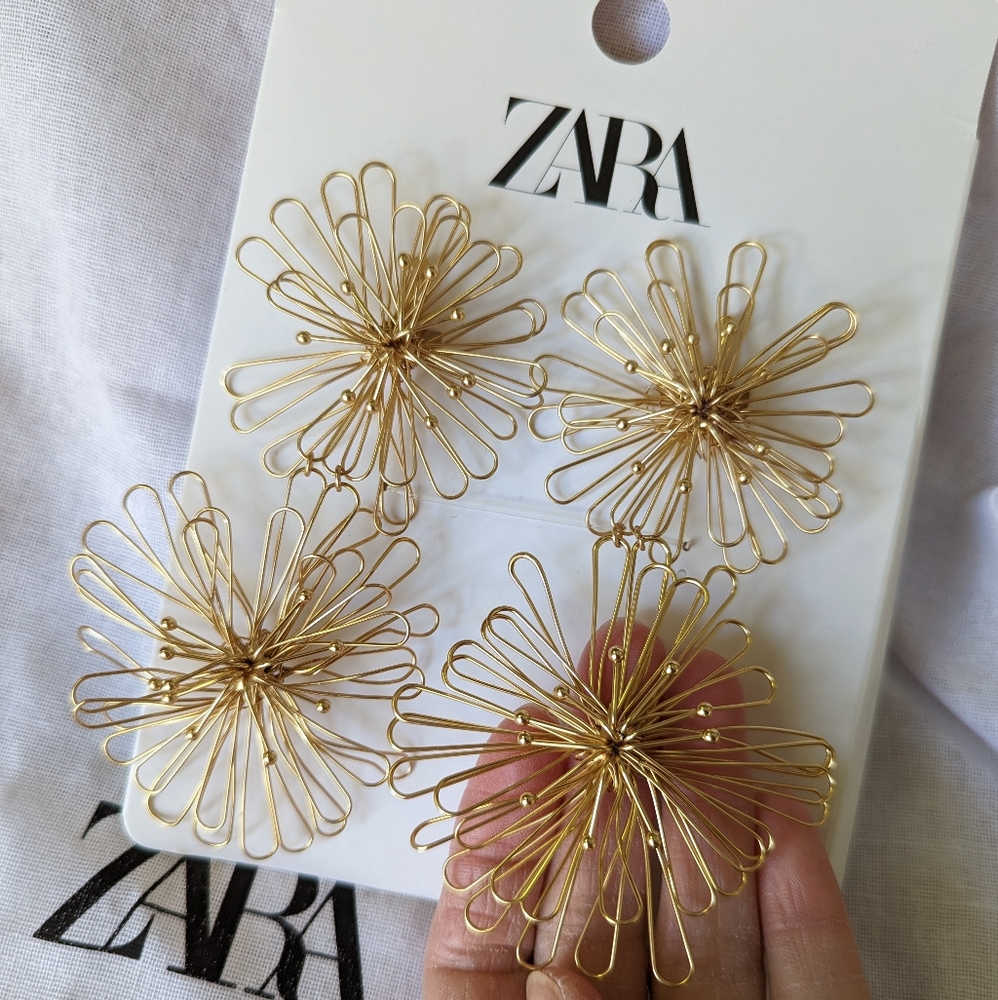 ZARA STATEMENT FLOWER DROP DANGLE EARRINGS GOLD NWT - Picture 2 of 4